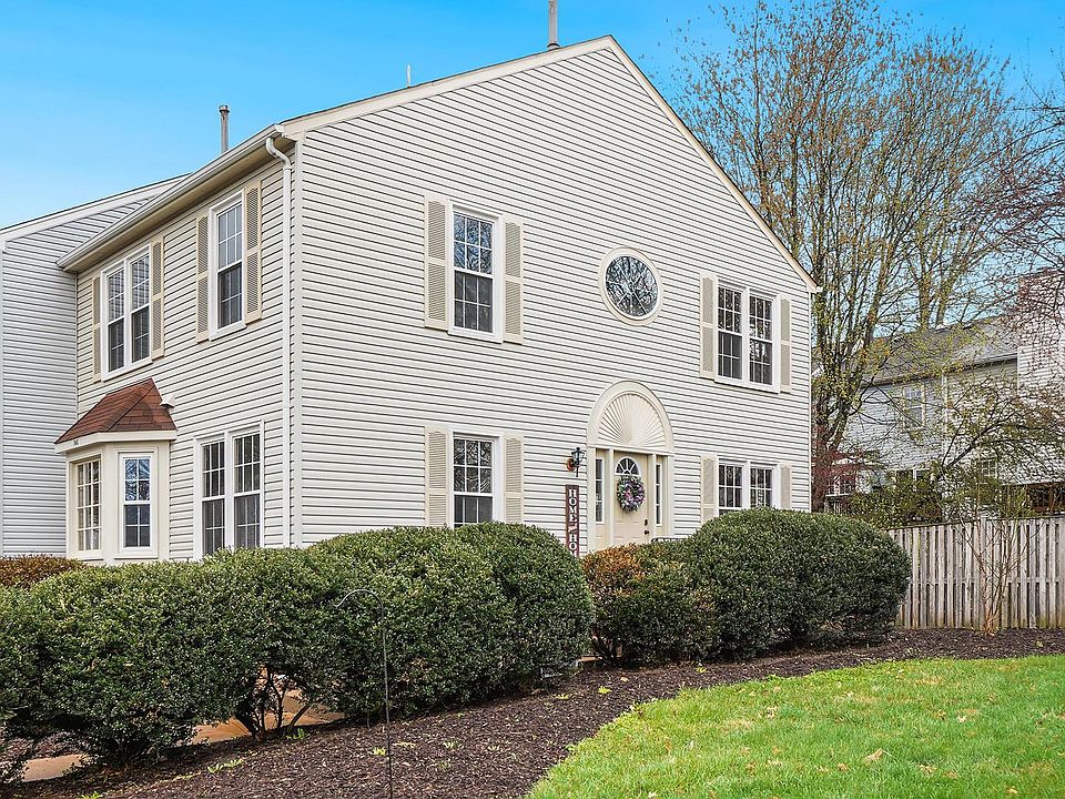 1st image of 746 Arbor Ct