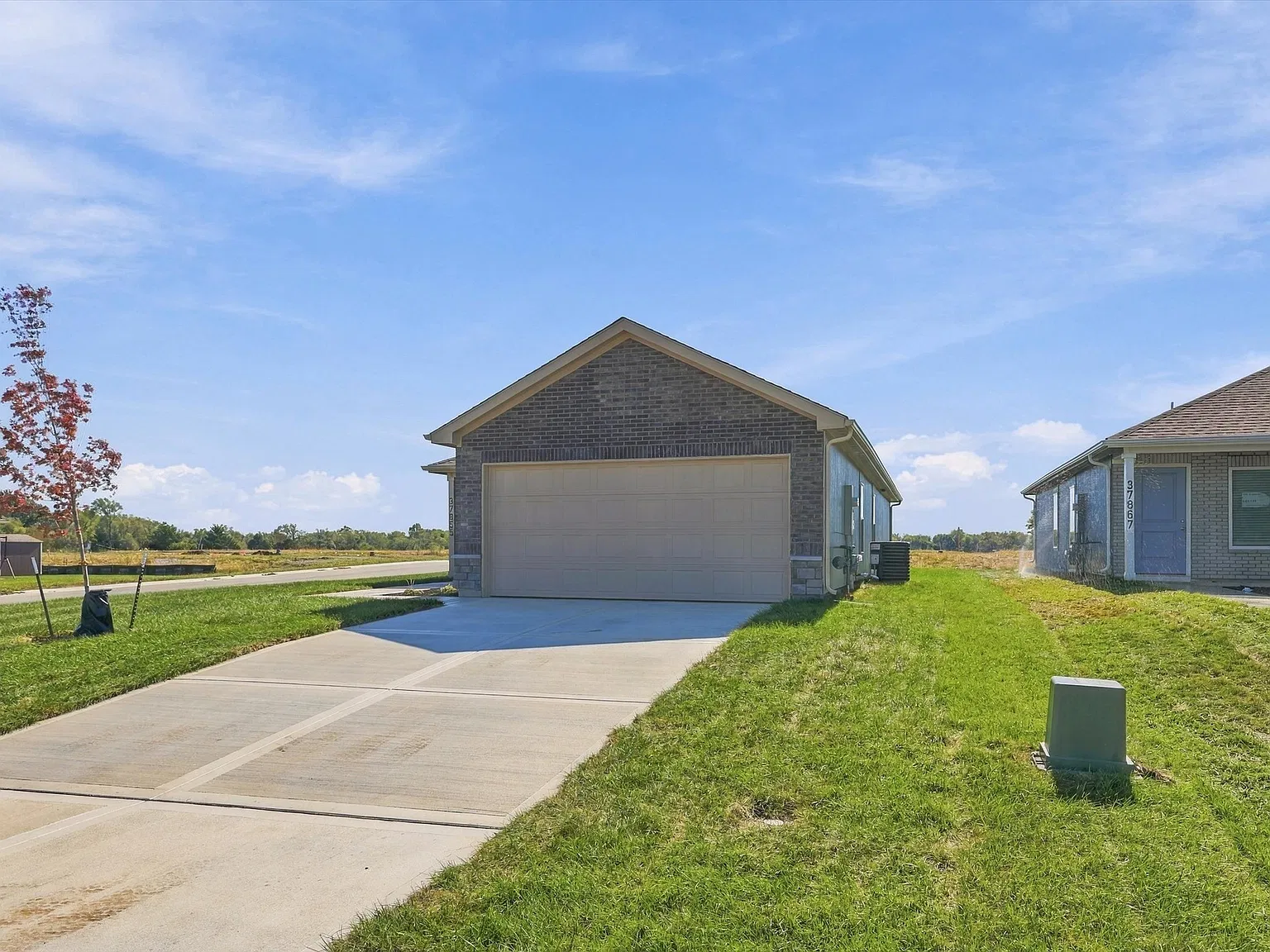3 bed, 1402 sqft, $2,300 — Photo 3
