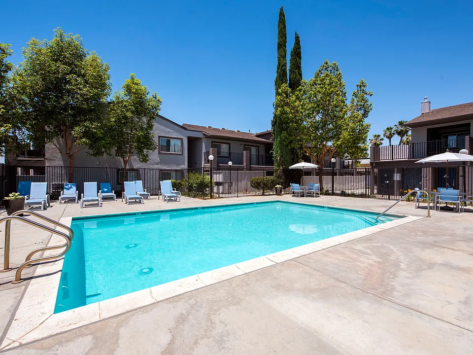 Cranford Court Apts