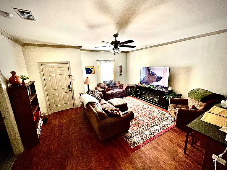 9044 Pecan Tree Dr — Photo 2