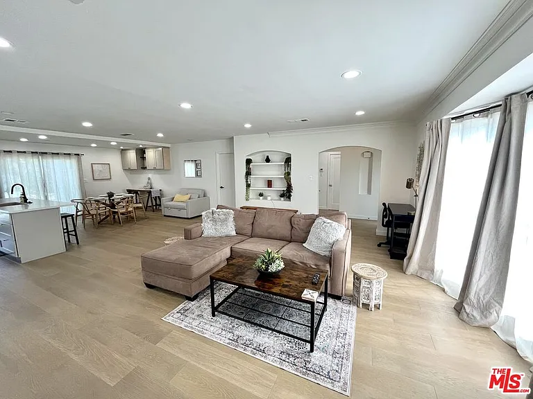 1825 Stearns Dr — Photo 7
