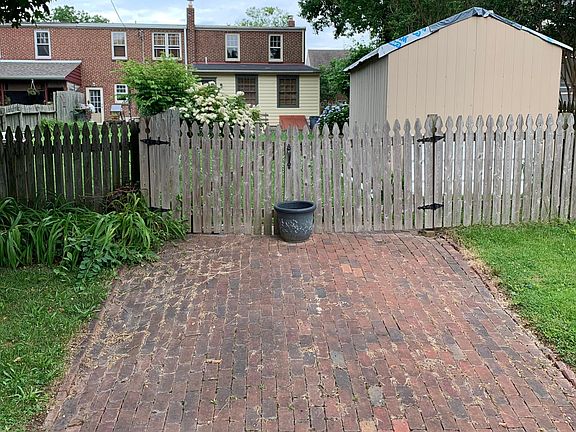 Driveway on 4th Street accessing rear of property