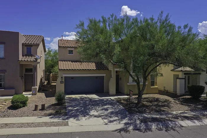 131 E Camino Del Abeto Ave — Photo 2