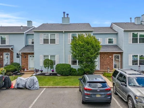 85 Brookview Cir, Jamesburg, NJ 08831