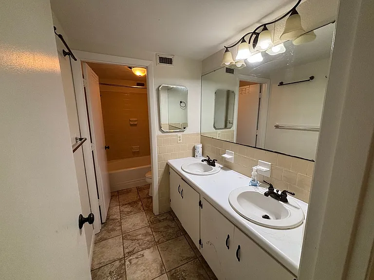 900 Brightwood Manor Dr #B-4 — Photo 13