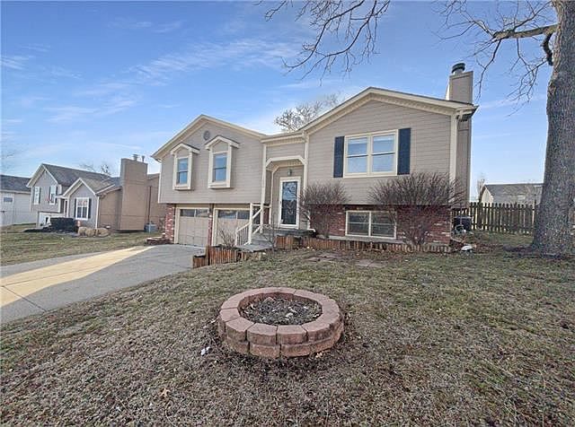 1st image of 1550 NE Stonewood Dr