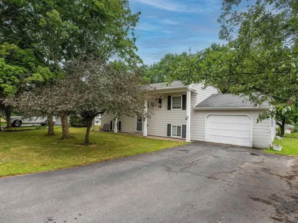 15 Fowler Ct, New Minas, NS B4N 3J1