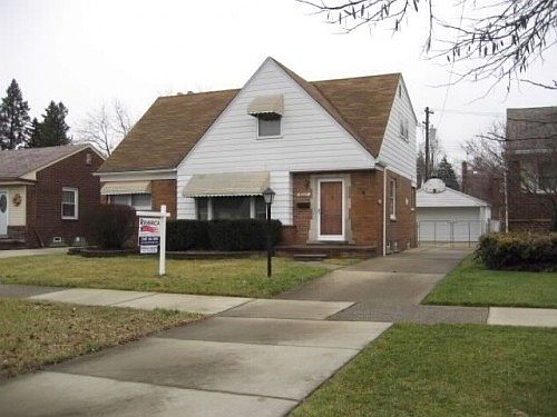 2nd image of 8152 W Parkway St