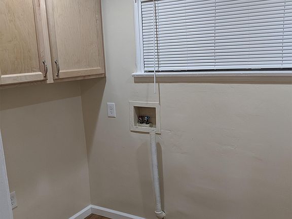 2nd image of 7119 Perry Rd