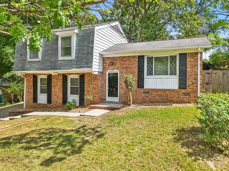 2309 Bridgette Blvd — Photo 1