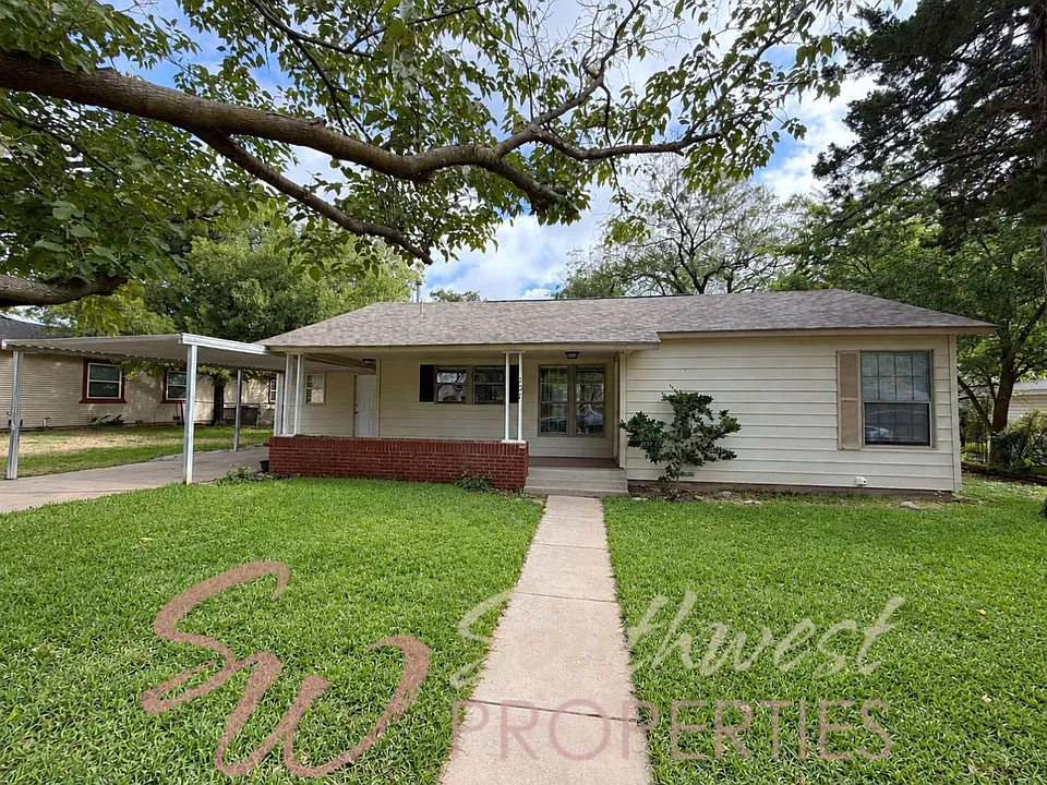 107 S Greenview Dr