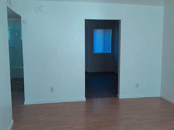 4th image of 112 E Laurel Ave