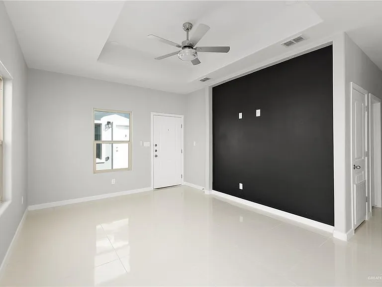 201 W Saint Helena Ave #2 — Photo 3