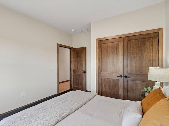 5th image of 3302 BENNINGTON COURT
