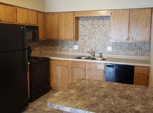 101 Wintergreen Dr, Chatham, IL 62629