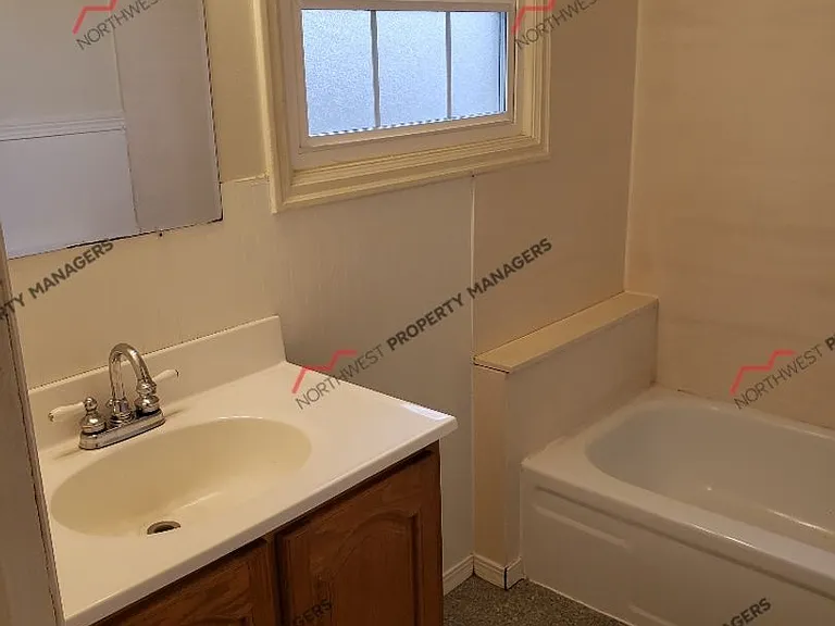41 SW 3rd St — Photo 9