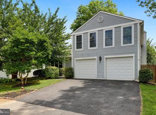 18016 Silver Leaf Dr, Gaithersburg, MD 20877