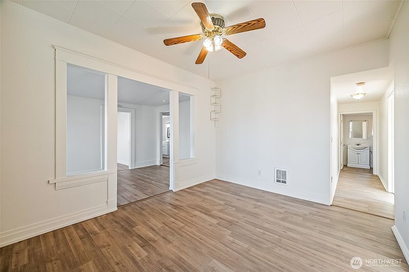 5th image of 415 Palouse Street