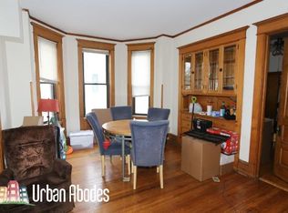 1358 W Barry Ave #1W, Chicago, IL 60657