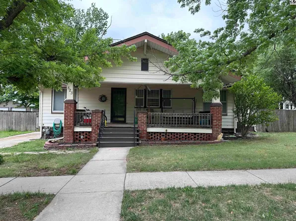 523 W 3rd St, Pratt, KS 67124