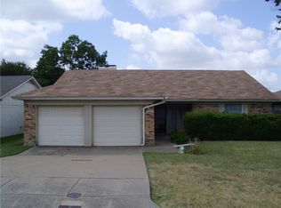 3833 Wedgworth Rd S, Fort Worth, TX 76133