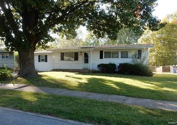 1st image of 1586 Champlin Dr