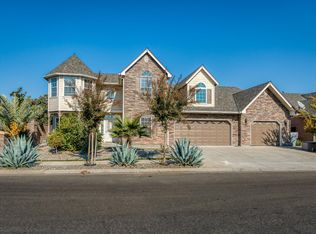 57 Everglade Ave, Clovis, CA 93619