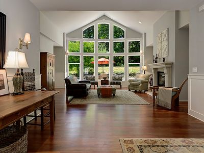 10283 NE Woodhaven Ln, Bainbridge Island, WA, 98110