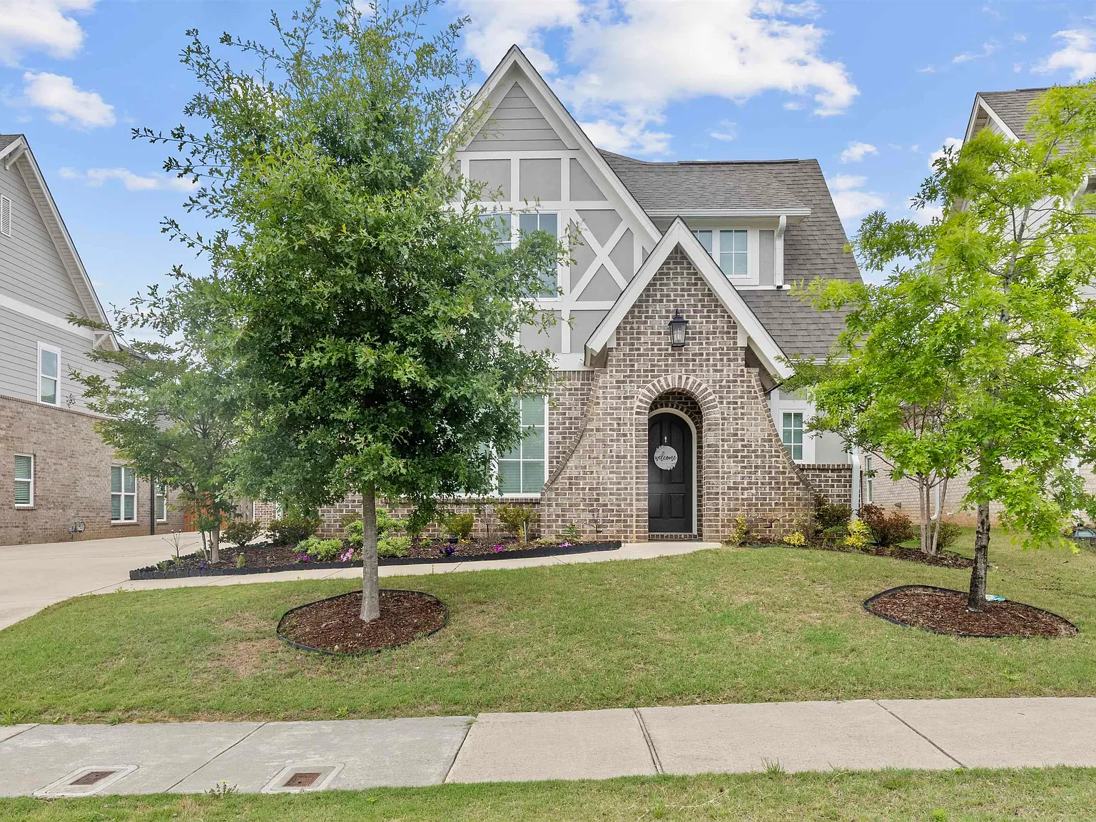 4 bed, 2.5 bath, $3,500 — Photo 1
