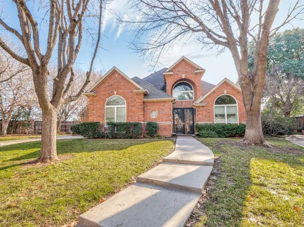 1001 Village Green Ct, Arlington, TX 76012