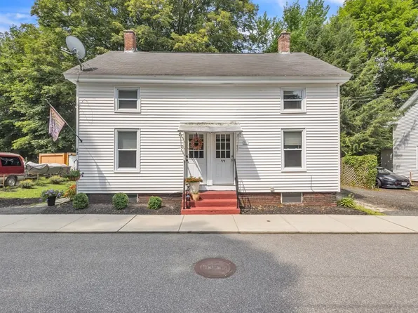 42-44 Stewart St, Palmer, MA 01069