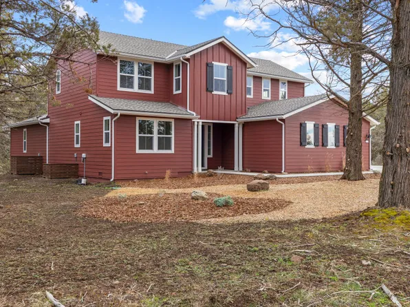 1217 Vine Maple Dr, Klamath Falls, OR 97601