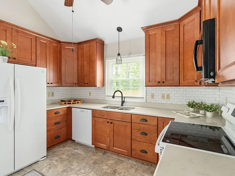 12015 Bexley Ct — Photo 10