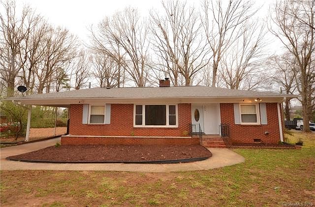 1st image of 306 Stilwell Oaks Cres