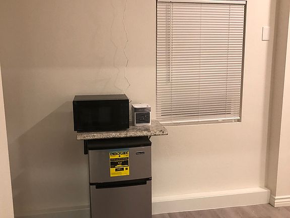 2nd image of 515 Ocean Breeze Way