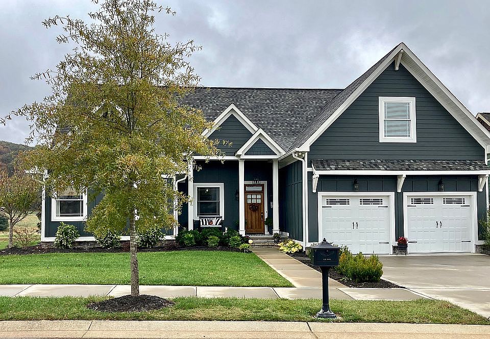 1st image of 211 Mossy Creek Dr