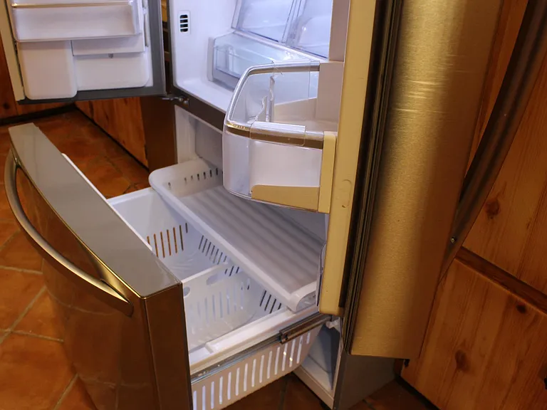 Freezer drawer