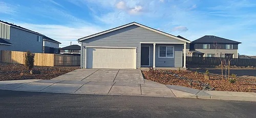 1349 NE Cobbleridge Loop Photo 1