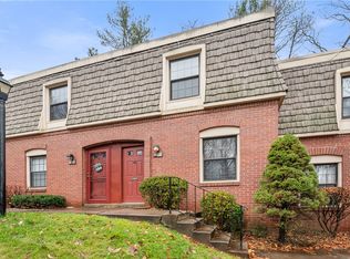 408 Country View Ct, Pittsburgh, PA 15205