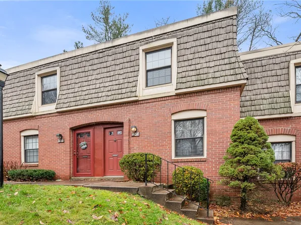 408 Country View Ct, Pittsburgh, PA 15205
