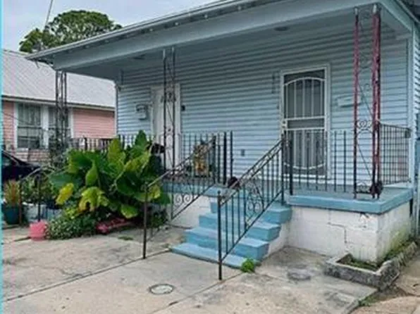 1728 Lesseps St, New Orleans, LA 70117