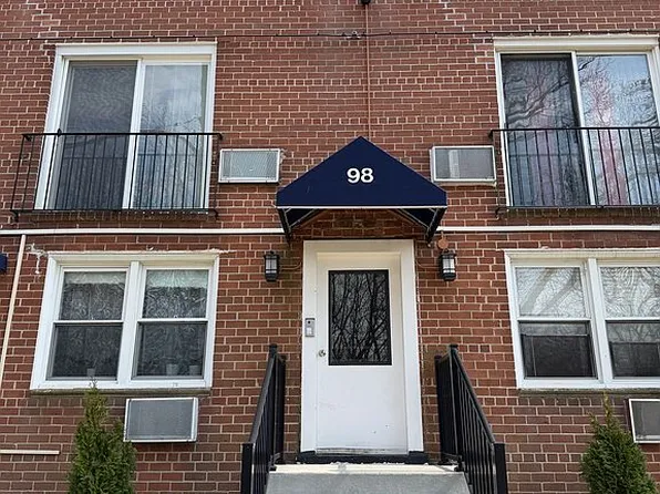 98 Husson St #C, Staten Island, NY 10305