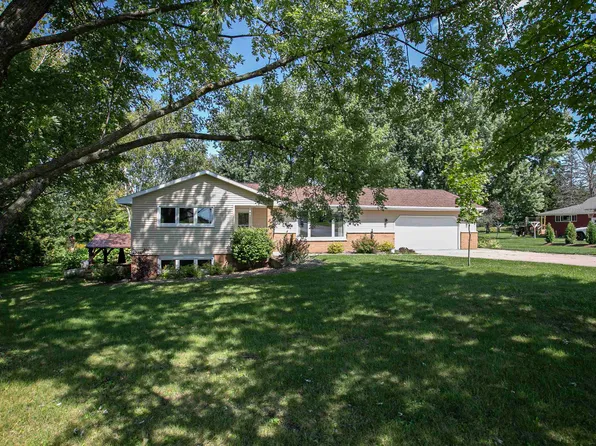W6196 Everglade Rd, Greenville, WI 54942