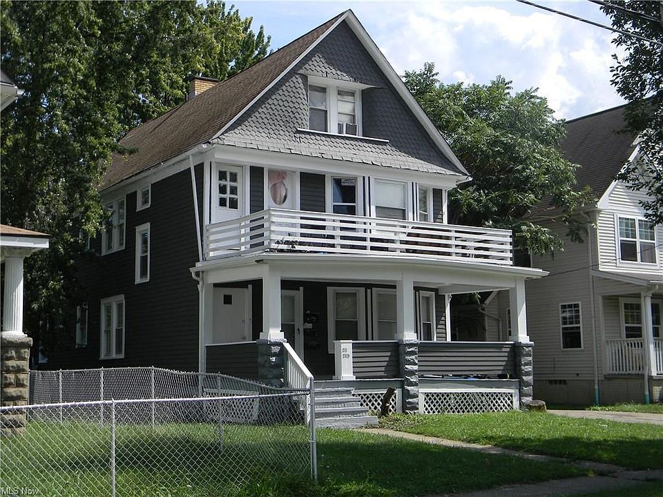 2nd image of 2113 W 98th St