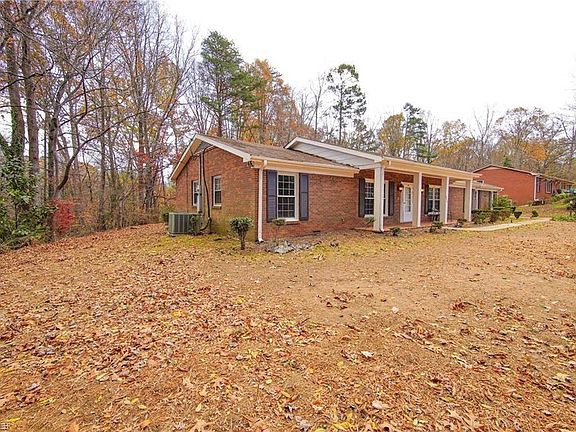 4th image of 3365 New Walkertown Rd