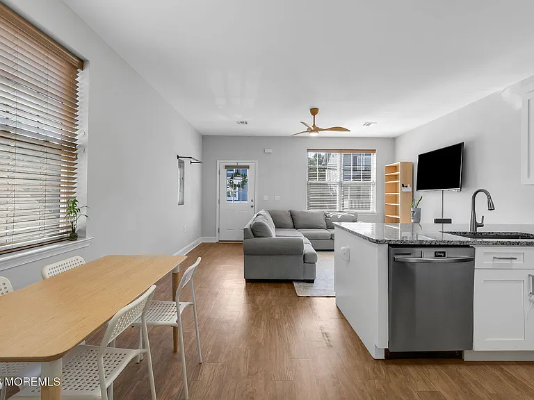 88 Seadrift Ave — Photo 7