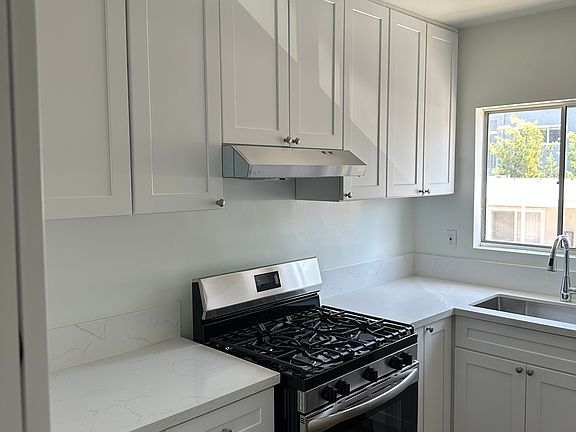 2nd image of 1934 Cheremoya Ave #1934