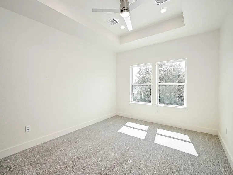 3839 Noah St #B — Photo 9