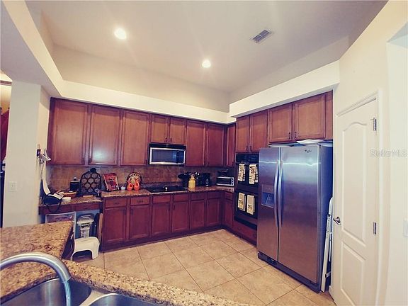 2nd image of 211 Heatherbrooke Cir