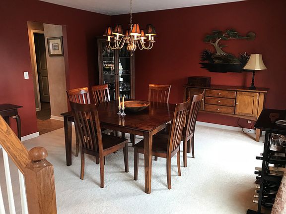 5th image of 377 South Ln